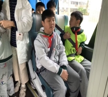 C:\Users\123\Desktop\2025.10.20学生交通安全演练\A390C9E19DF7407837A9DBBAE53DA0EE.jpg