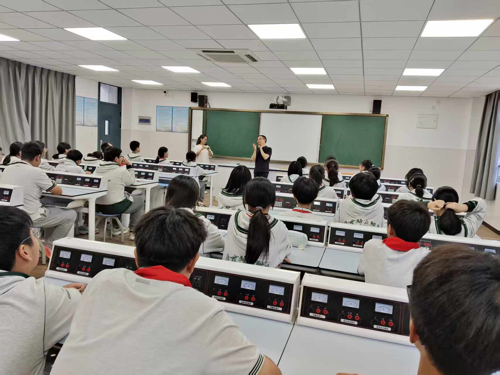 微信图片_20251018114802_20_252.jpg 微信图片_20251018114802_20_252.jpg